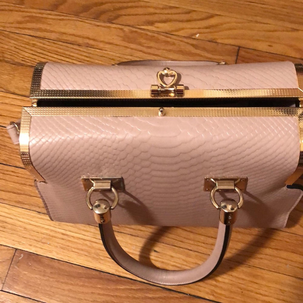 Beautiful Purse 👜 - Picture 7 of 15